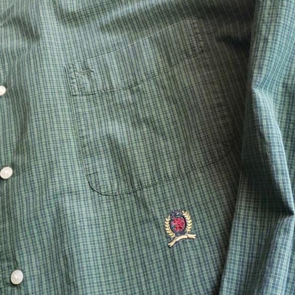 Men's Tommy Hilfiger long sleeve button down shirt. - Picture 4 of 8
